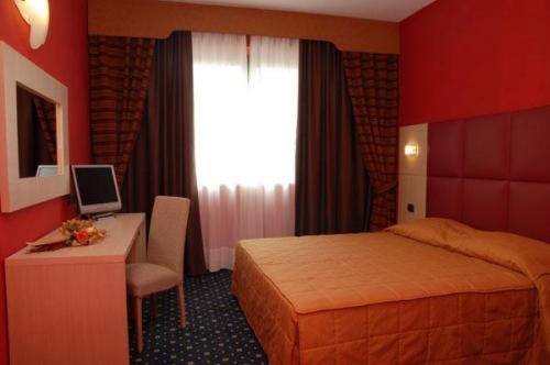 Hotel Panorama Cambiano エクステリア 写真