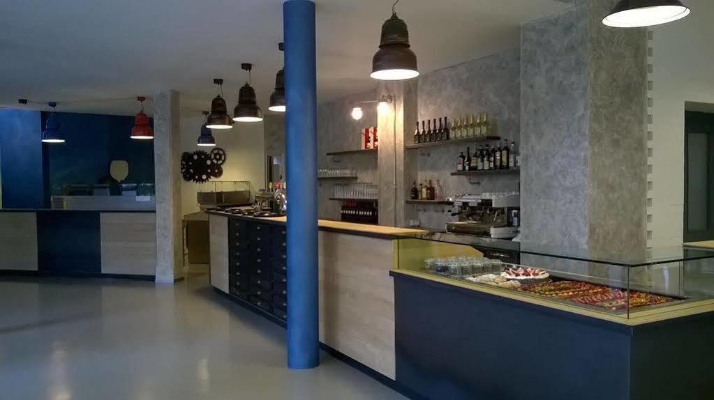 Hotel Panorama Cambiano エクステリア 写真